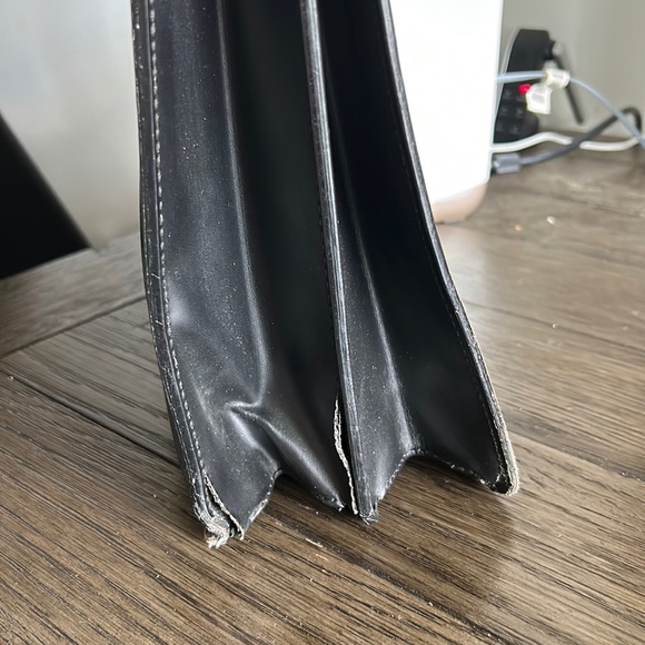 Louis Vuitton Black Epi Briefcase - Picture 3 of 16